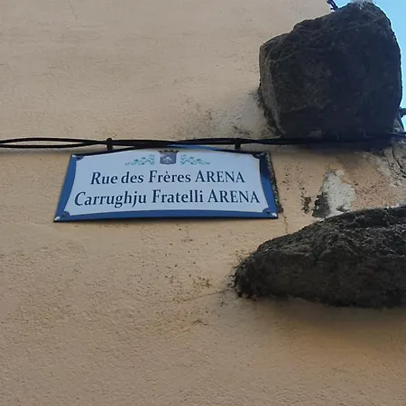 à 2 Mn A Pied De La Rousse Corse