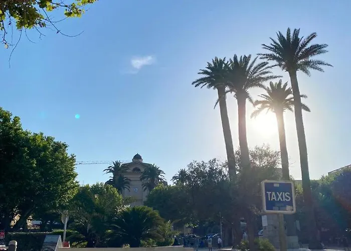 Appartement à 2 Mn A Pied De La Rousse Corse LʼÎle-Rousse