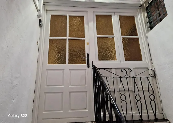 à 2 Mn A Pied De La Rousse Corse *