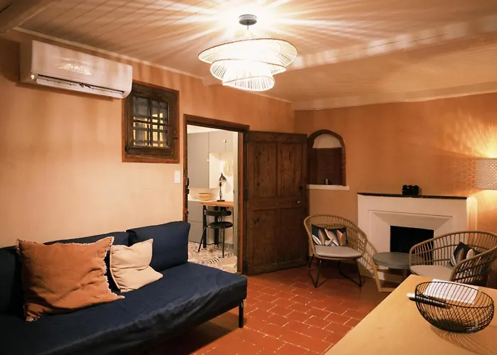 à 2 Mn A Pied De La Rousse Corse Appartement *