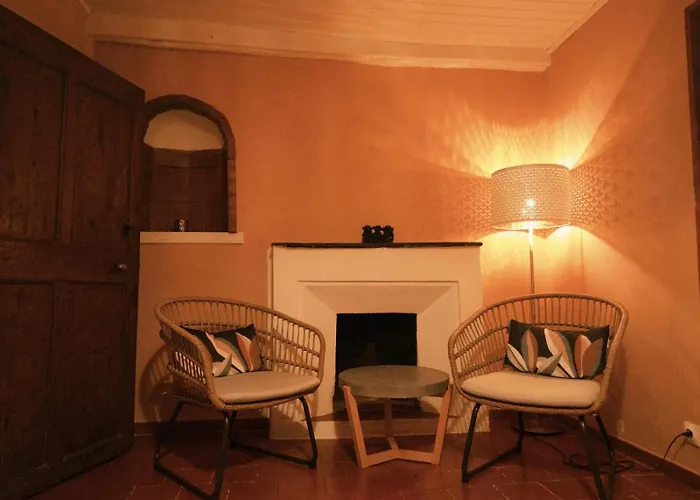 à 2 Mn A Pied De La Rousse Corse * LʼÎle-Rousse