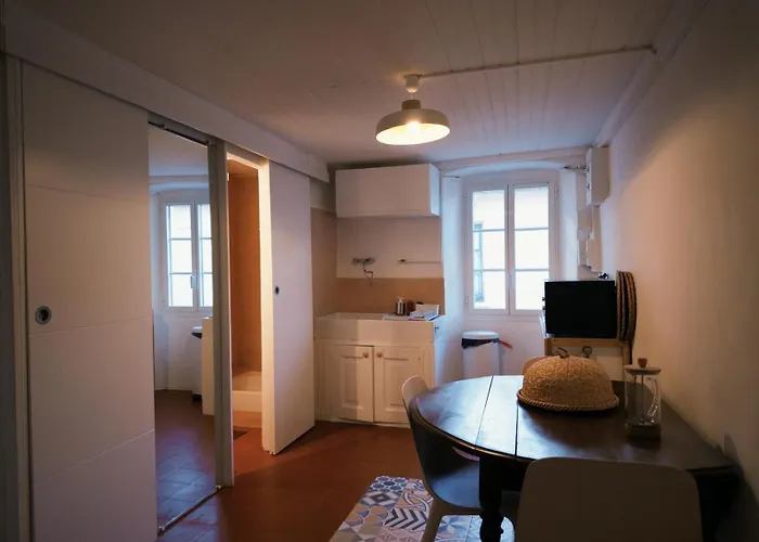 à 2 Mn A Pied De La Rousse Corse Appartement LʼÎle-Rousse